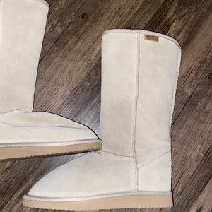 EMU Bronte Australia Hi Suede Boots Beige Unisex  W-F 6- .M-H5  Lined Slip Ons